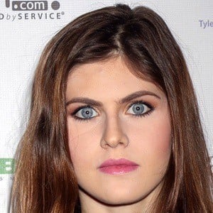 Alexandra Daddario Plastic Surgery Face